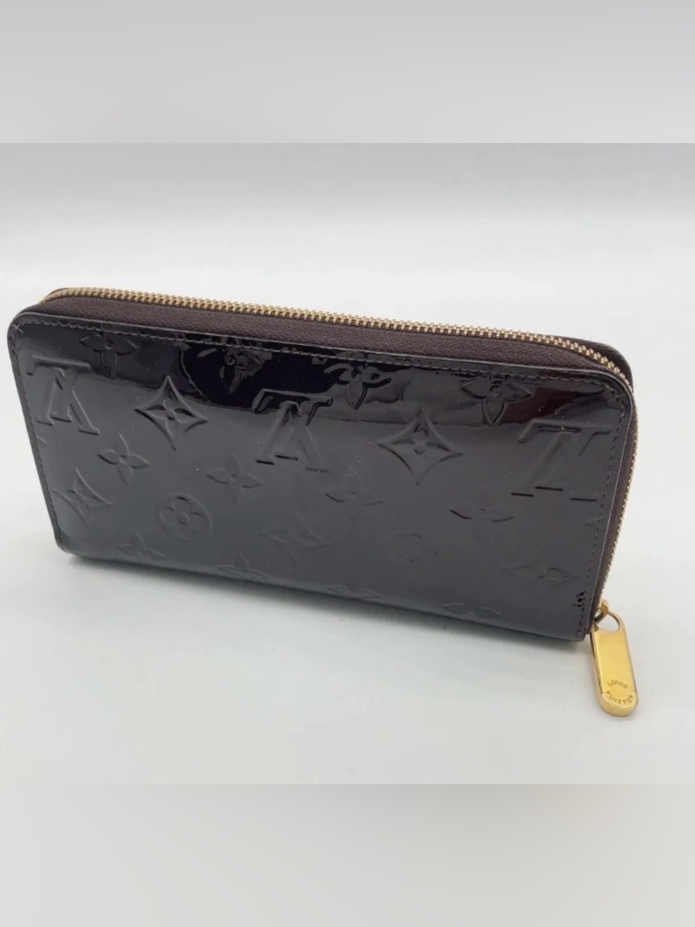 Louis Vuitton Amarante Monogram
Vernis Zippy Wallet - Picture 2 of 11
